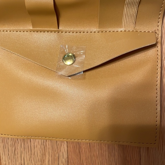 Glass & Ladder Katherine Tech Organizer Roll electronics Shade Honey Causebox - Picture 7 of 11